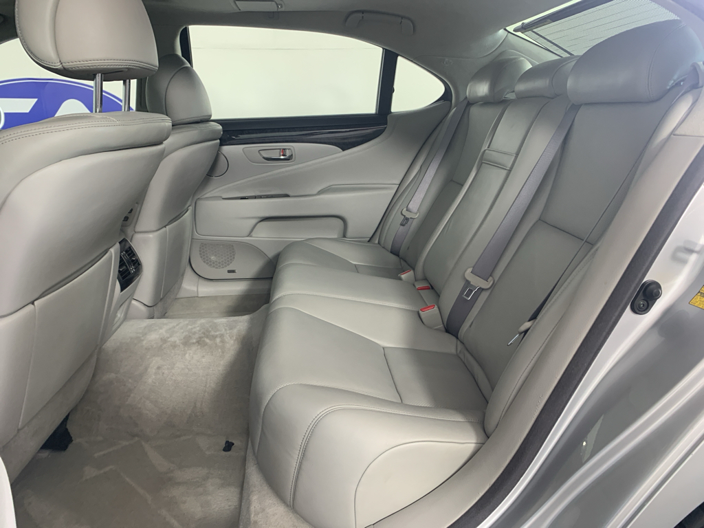 Vehicle photo 32