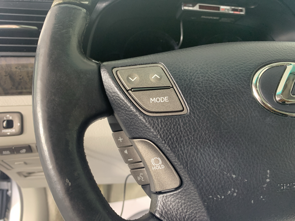 Vehicle photo 18