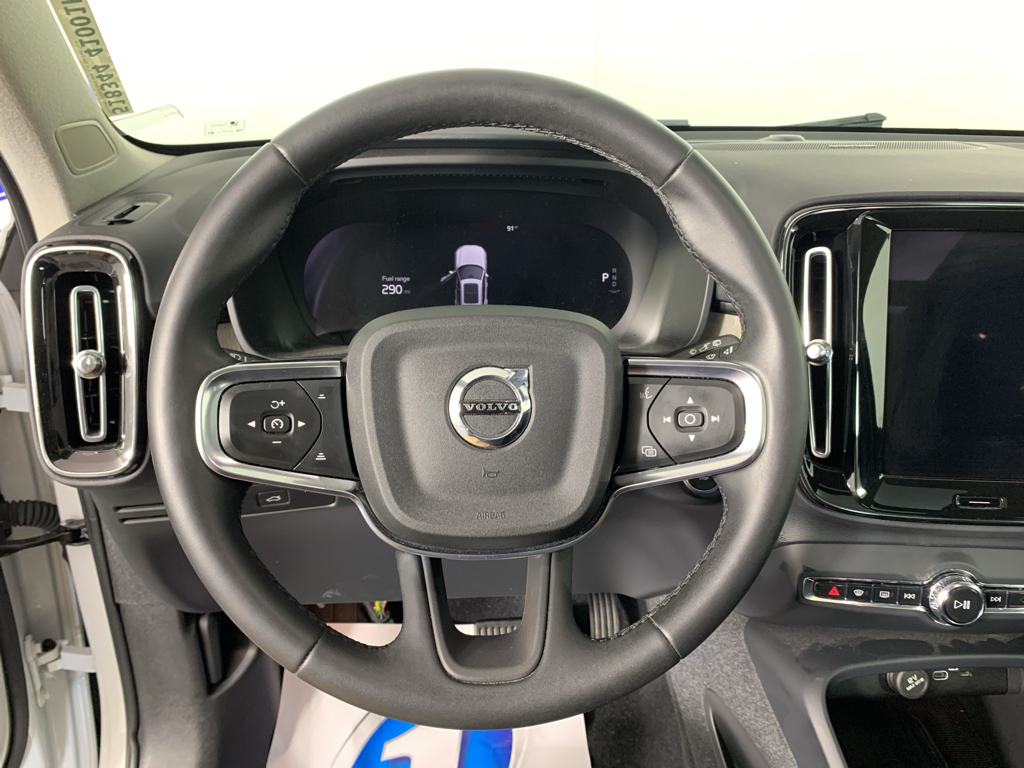 Used 2023 Volvo XC40 B5 SUV