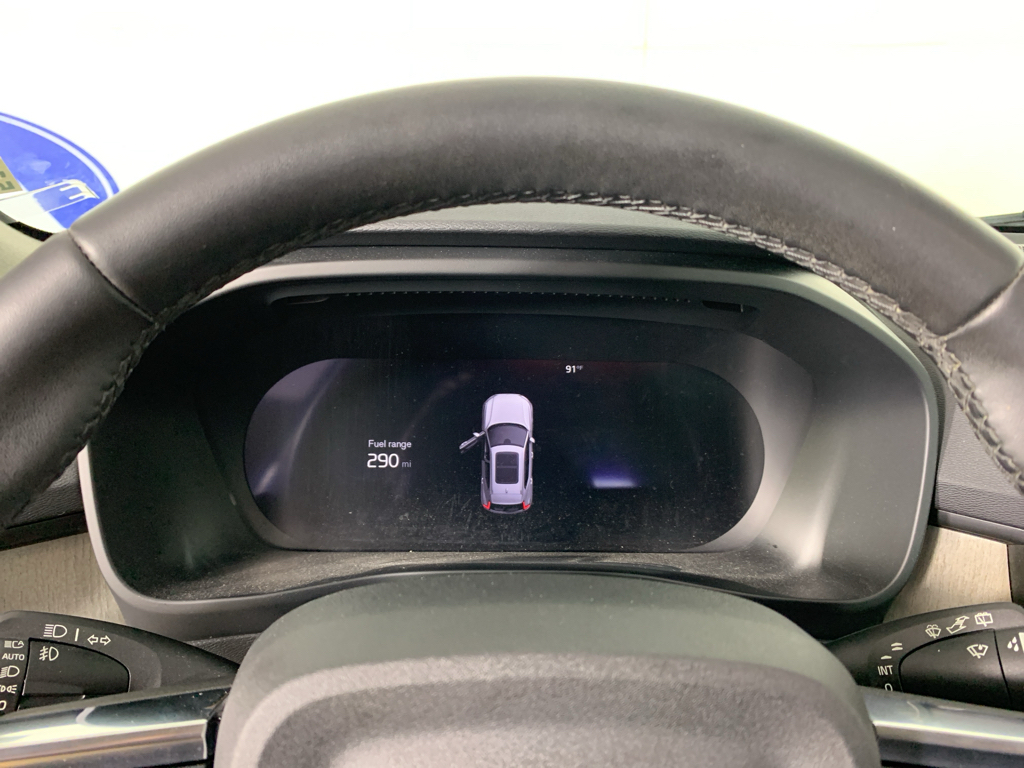 Used 2023 Volvo XC40 B5 SUV