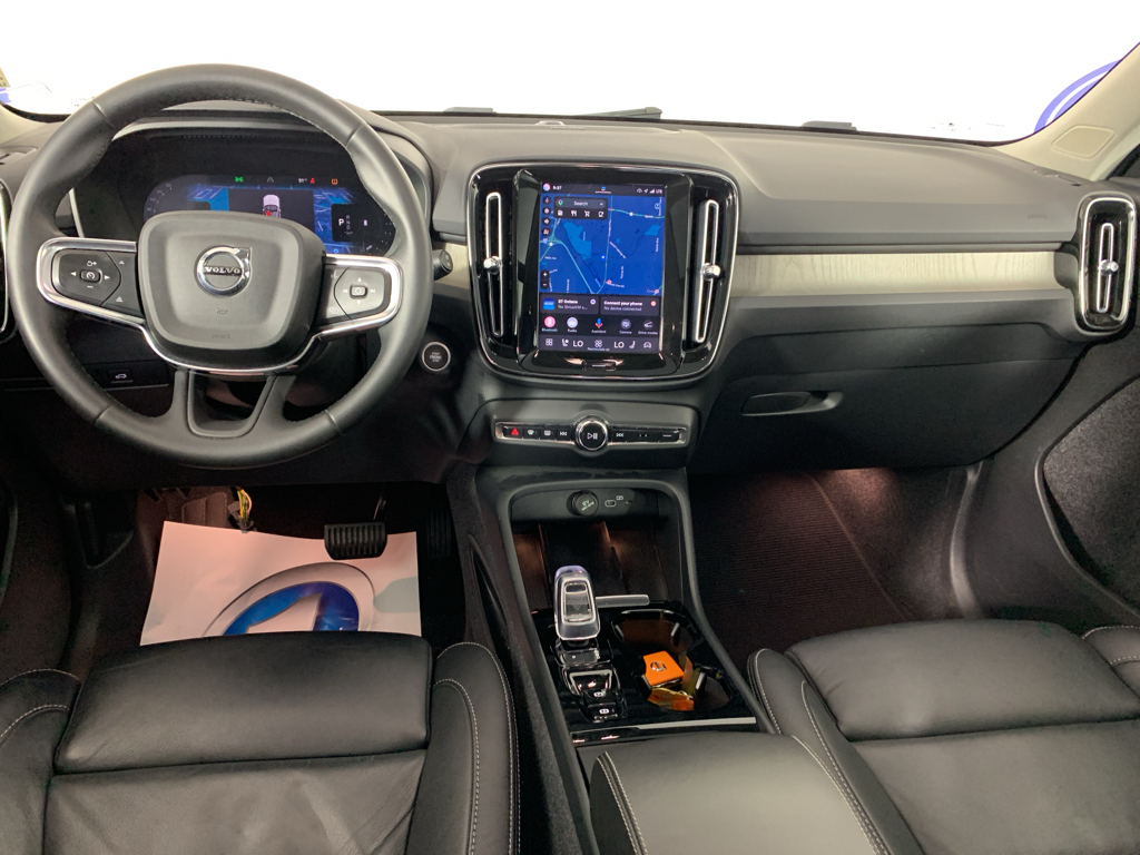 Used 2023 Volvo XC40 B5 SUV