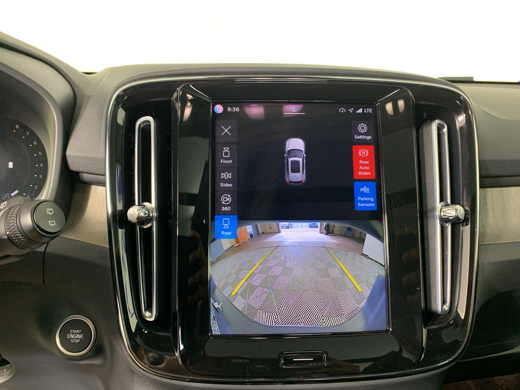 Used 2023 Volvo XC40 B5 SUV