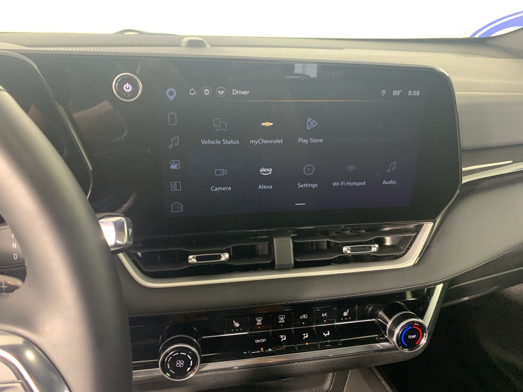 Vehicle photo 25