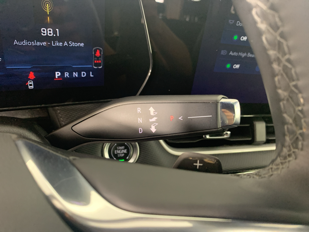 Vehicle photo 24