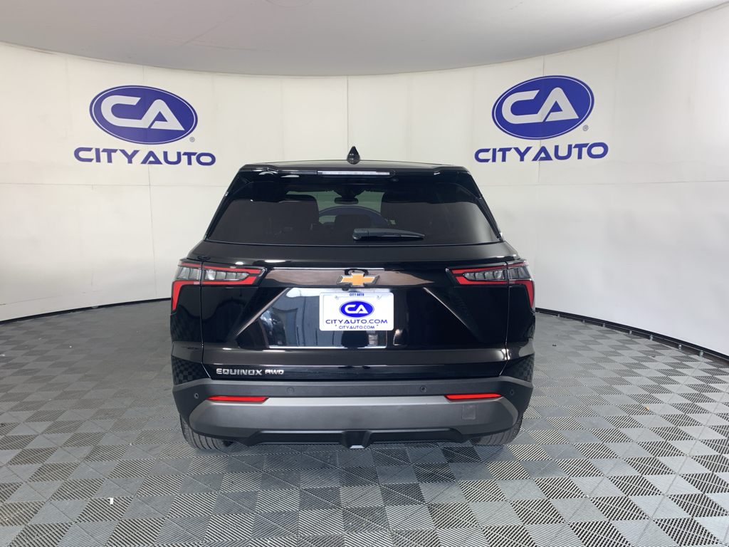 Vehicle photo 4