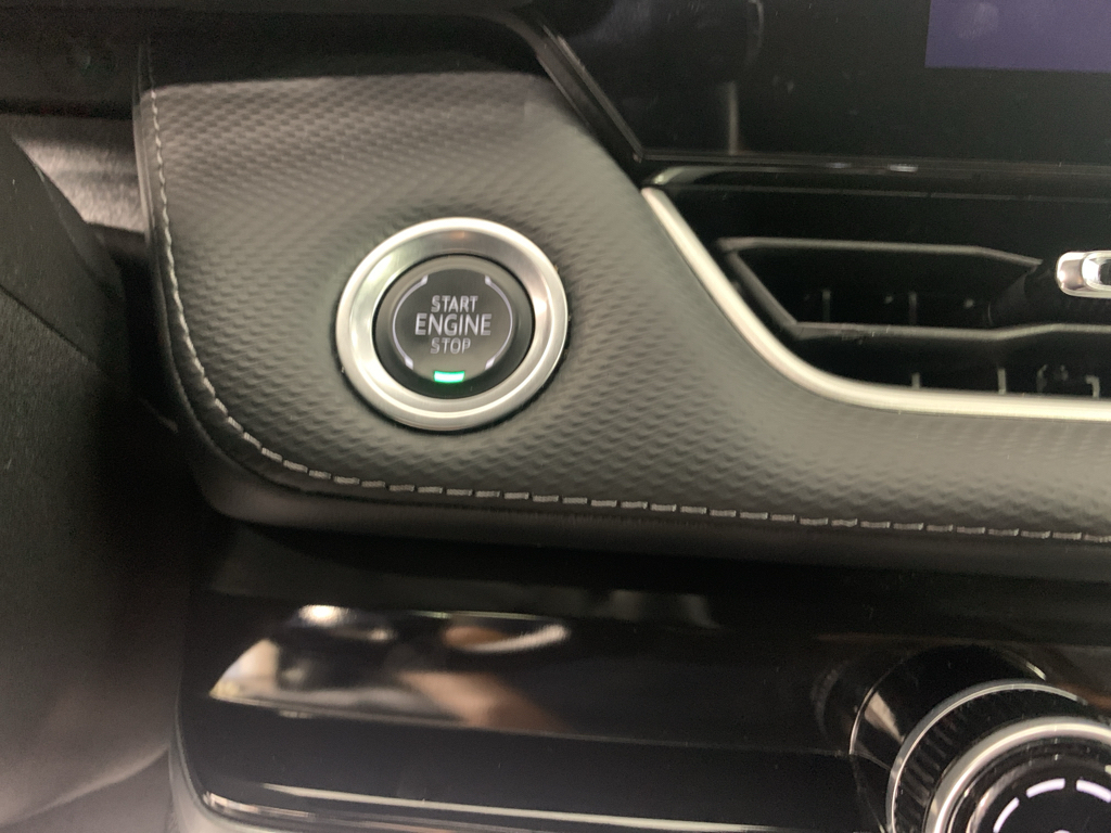 Vehicle photo 17