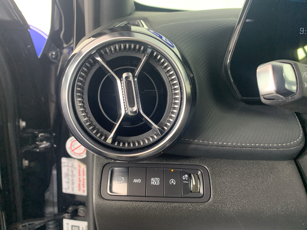 Vehicle photo 16