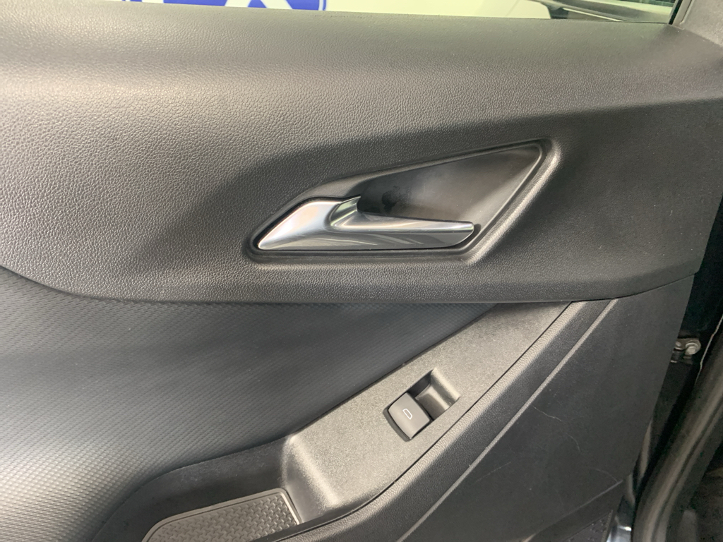 Vehicle photo 30