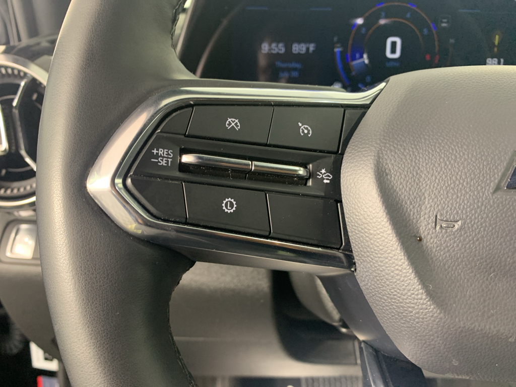 Vehicle photo 18