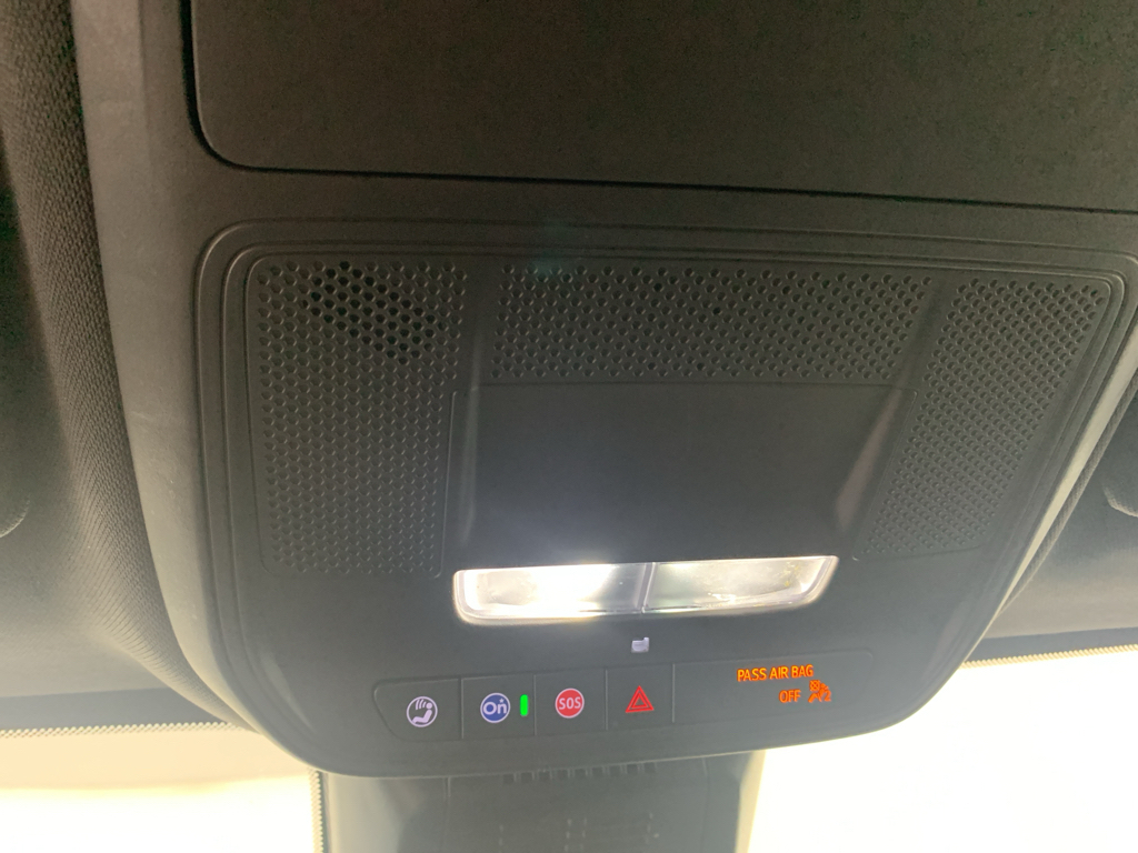 Vehicle photo 27