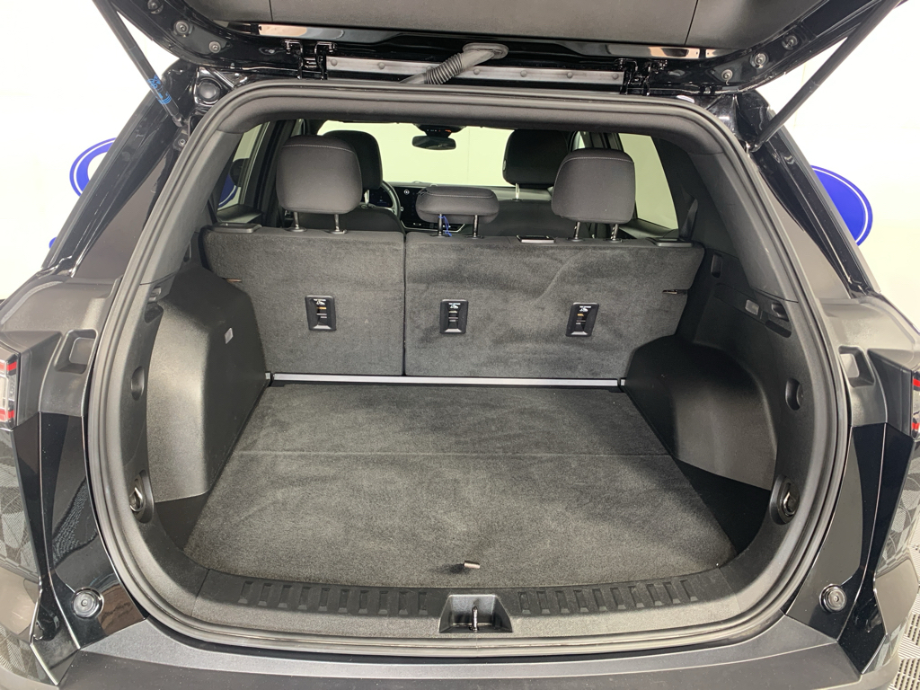 Vehicle photo 34