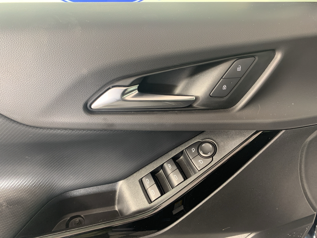 Vehicle photo 14