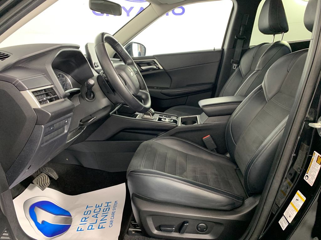 Used 2024 Mitsubishi Outlander SUV