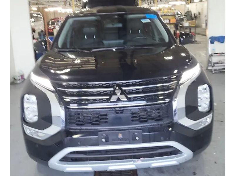 2024 Mitsubishi Outlander SE 2WD's photo