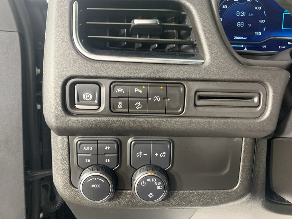 Vehicle photo 15