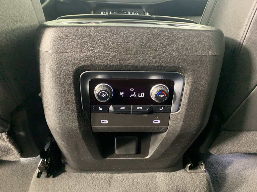 Vehicle photo 31