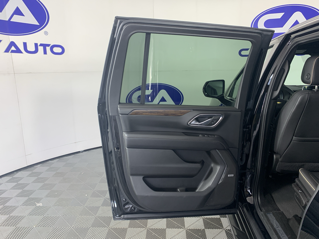 Vehicle photo 28