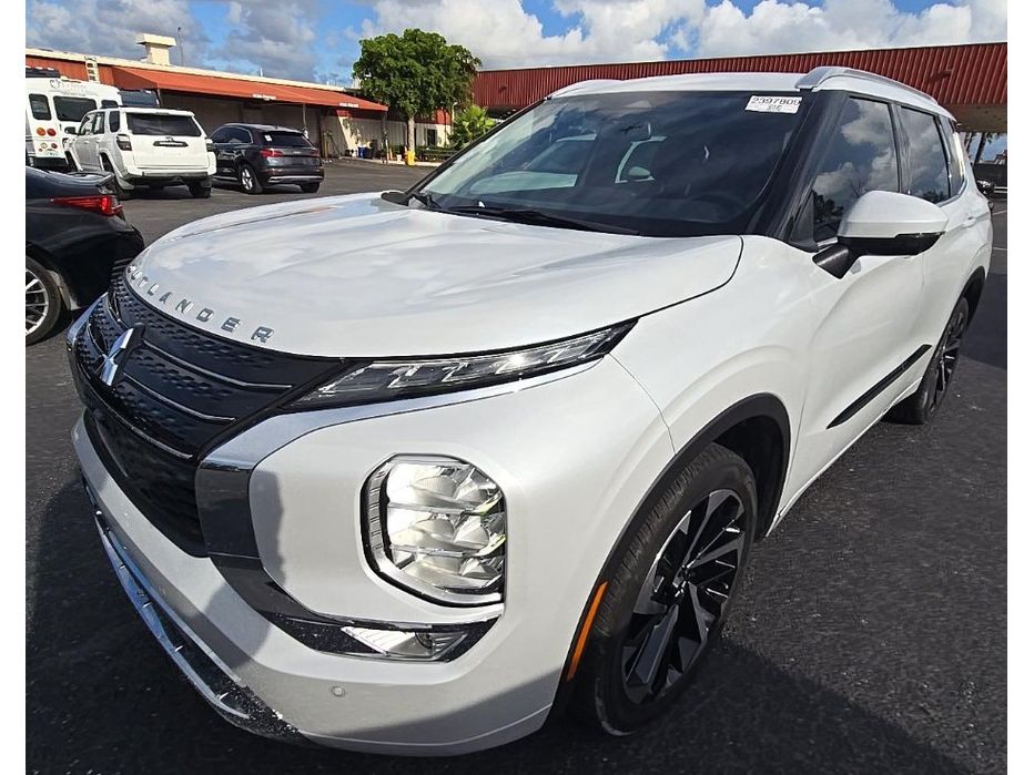 2022 Mitsubishi Outlander SEL Special Edition 2WD's photo