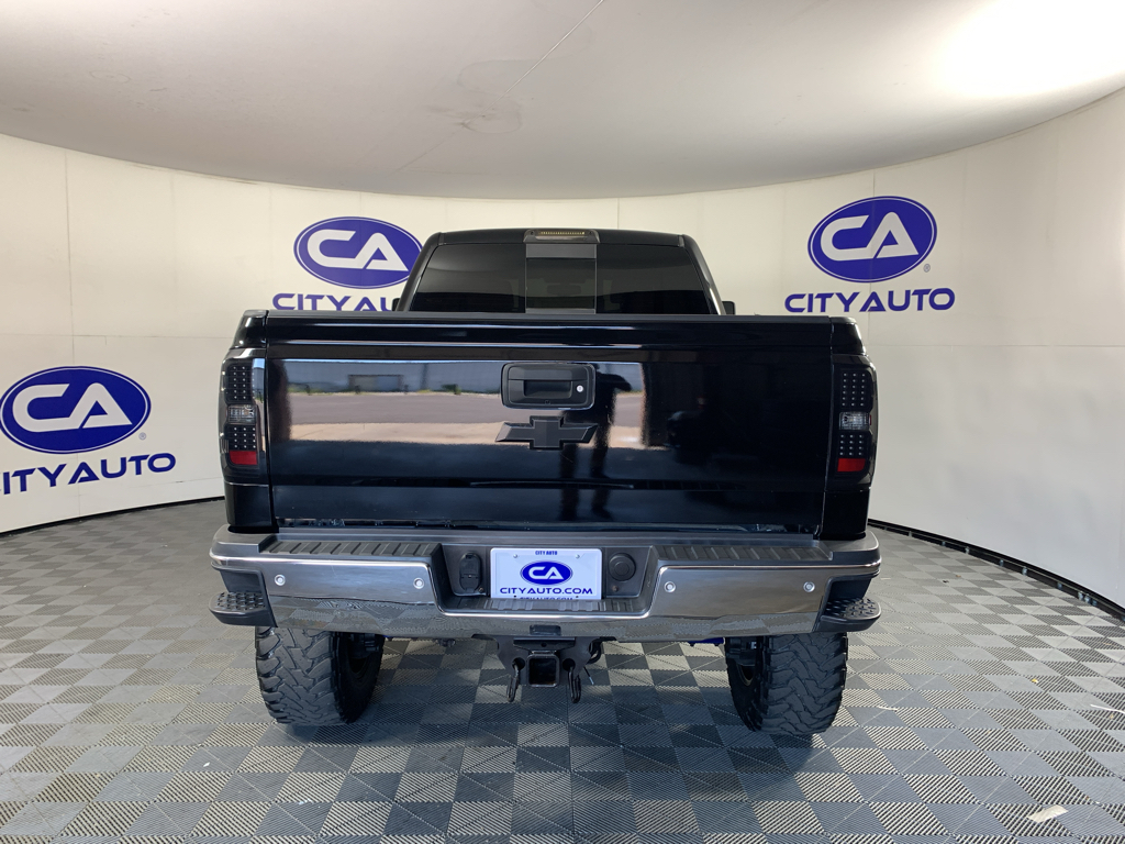 Vehicle photo 4