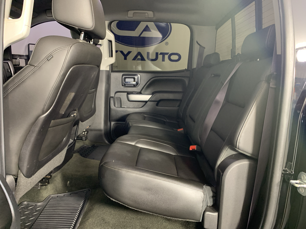Vehicle photo 28