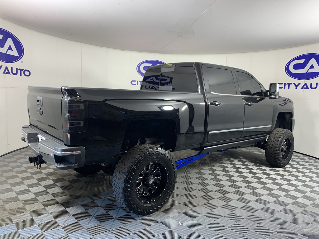 Vehicle photo 3