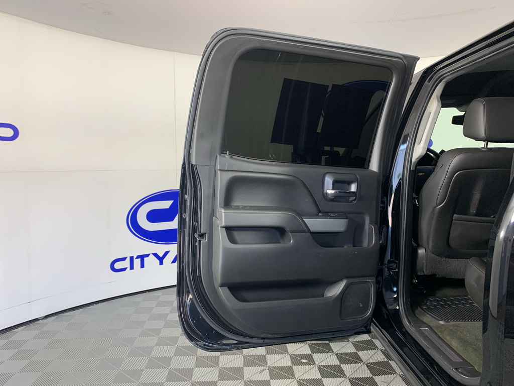 Vehicle photo 26