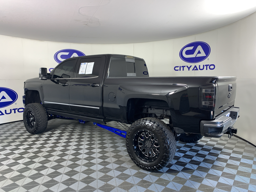 Vehicle photo 5