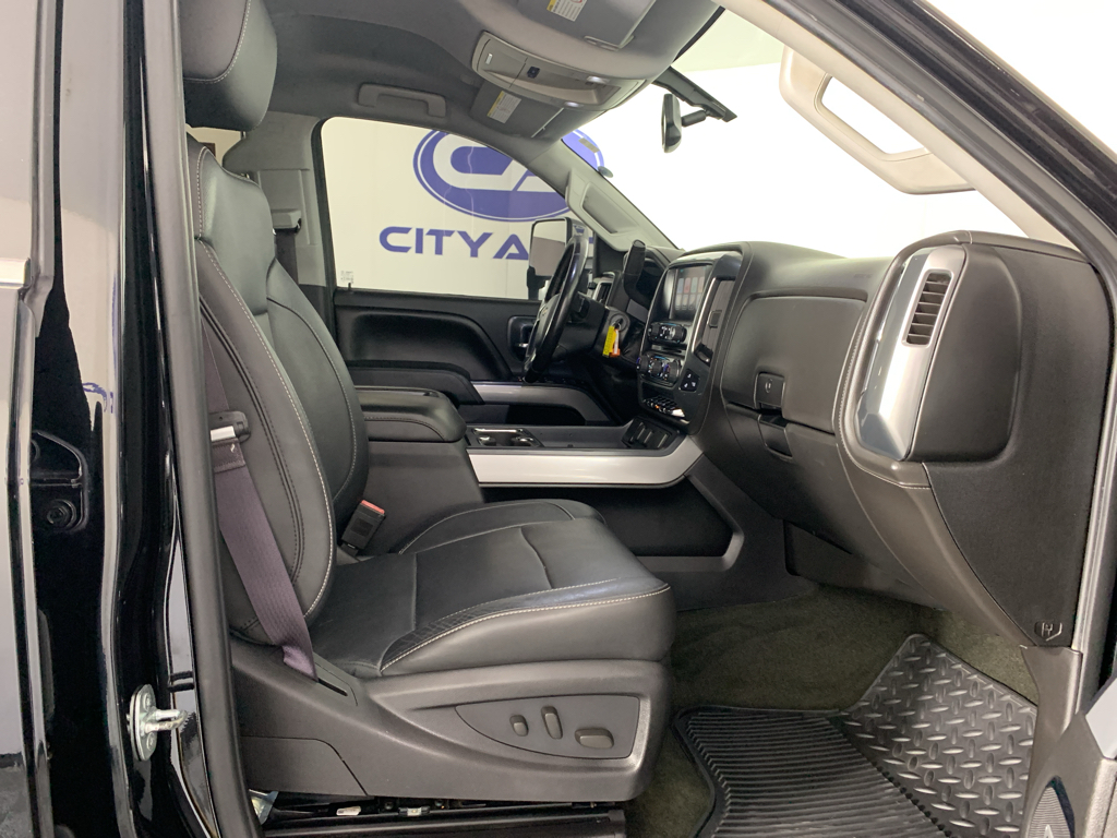 Vehicle photo 35