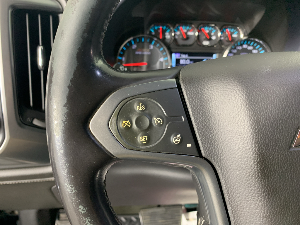 Vehicle photo 17