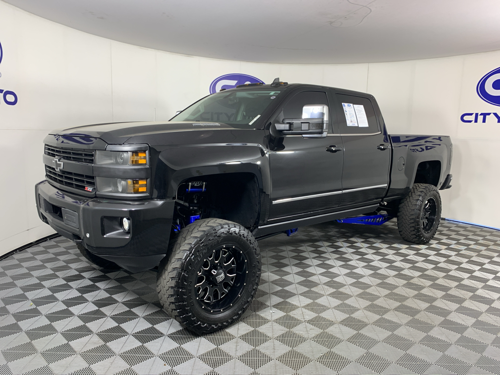 Vehicle photo 6