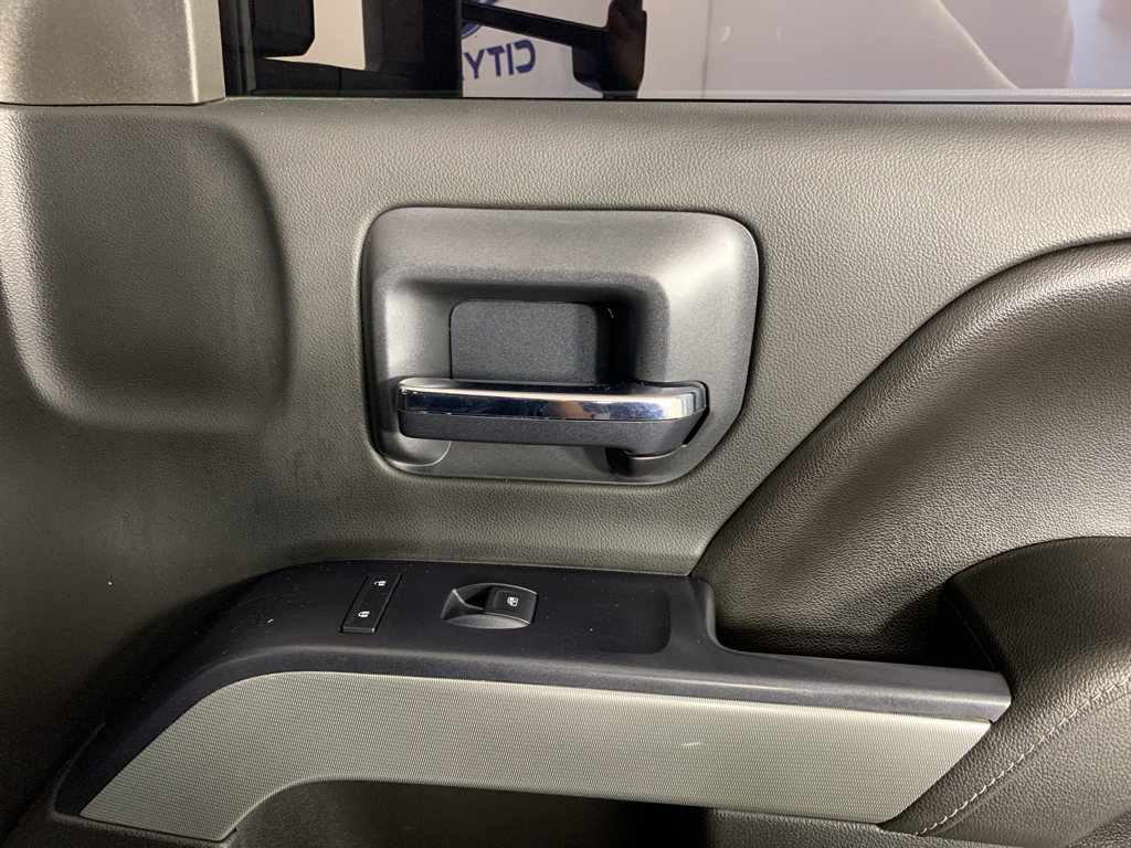 Vehicle photo 34