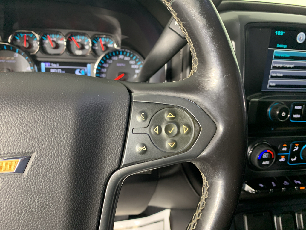 Vehicle photo 18