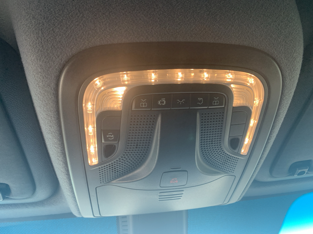 Vehicle photo 25