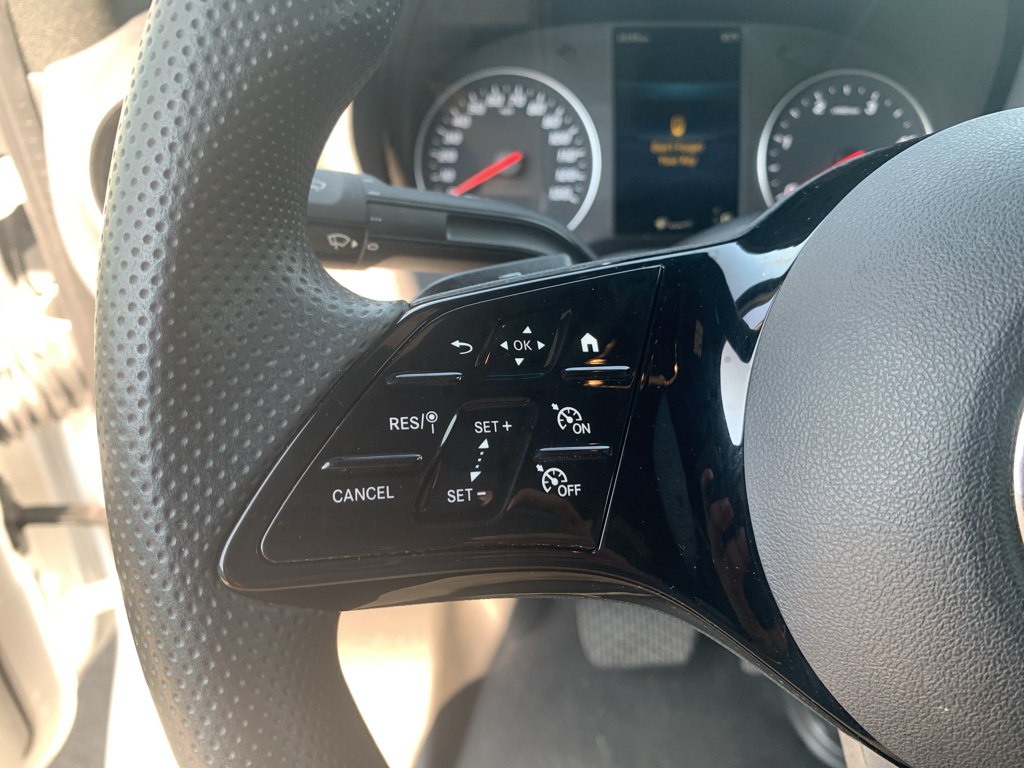 Vehicle photo 16