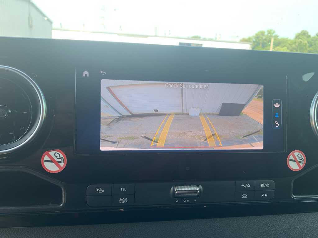 Vehicle photo 24