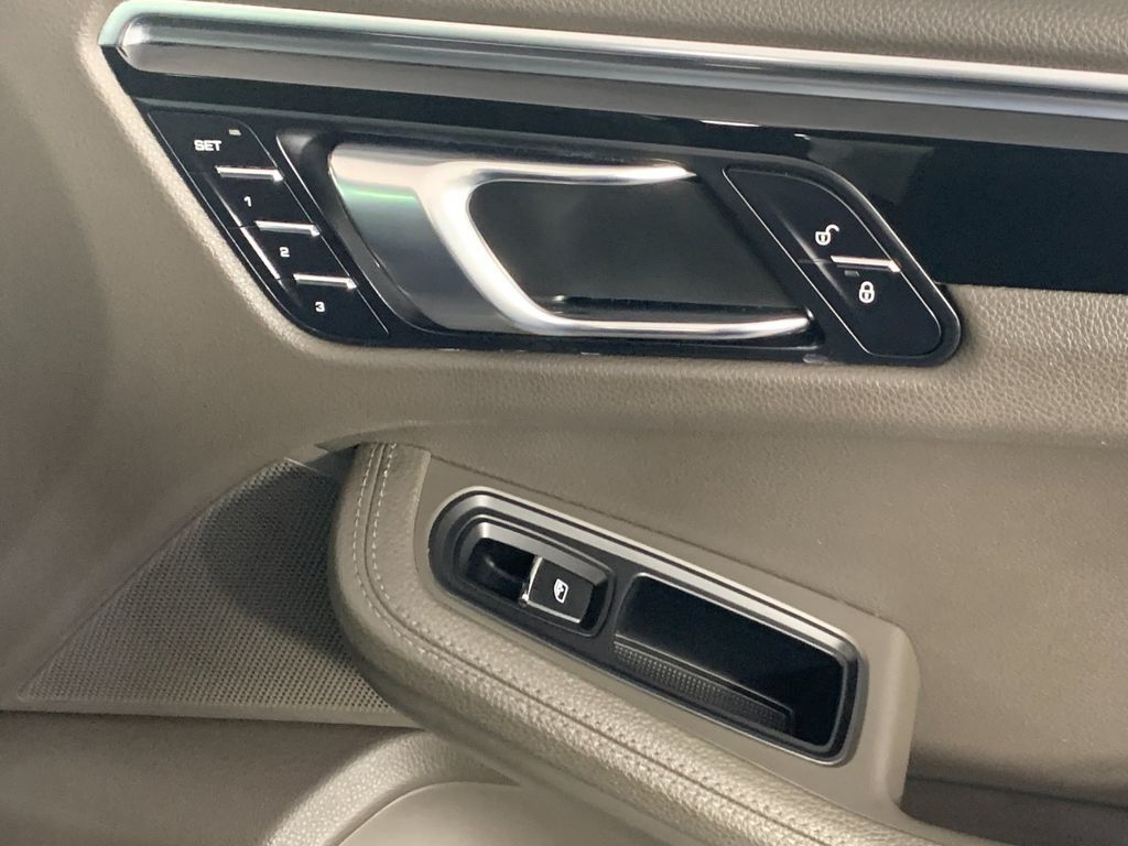 Used 2018 Porsche Macan SUV