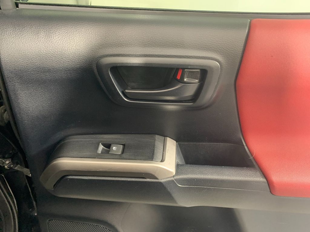 Used 2016 Toyota Tacoma Truck
