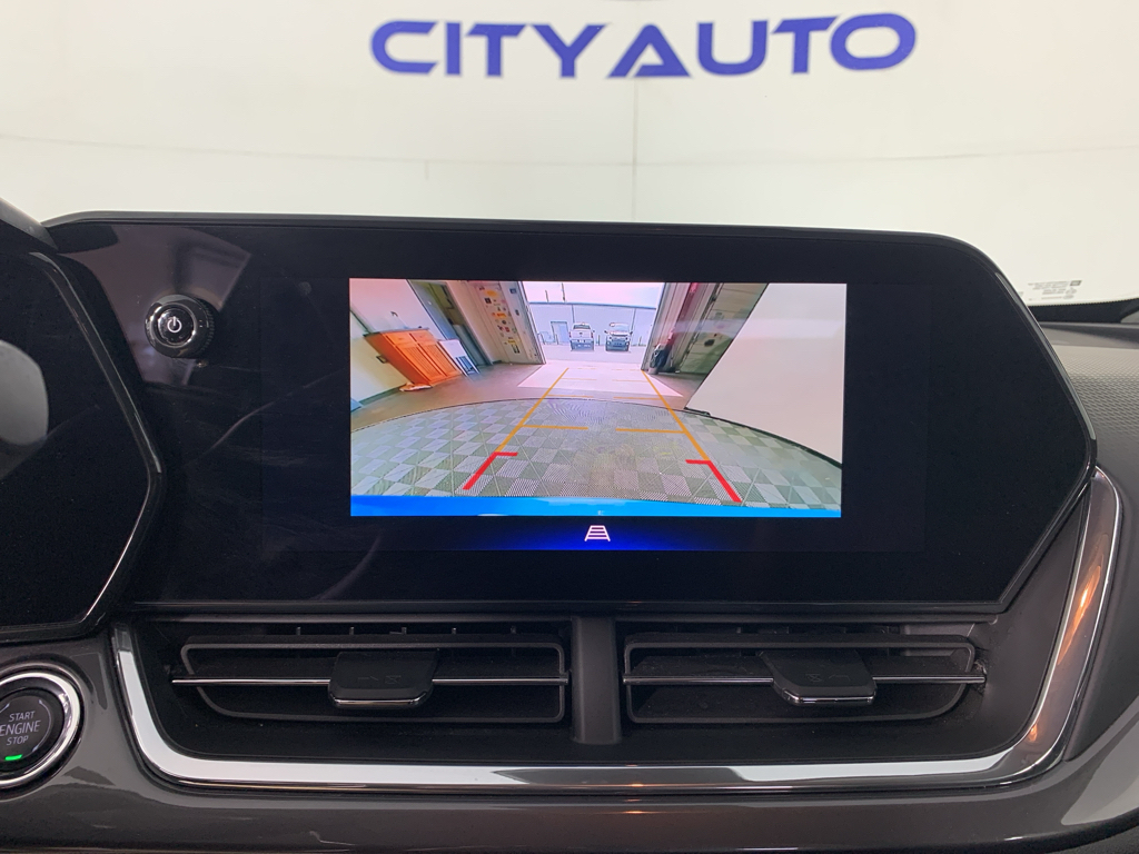 Used 2025 Chevrolet Trax SUV