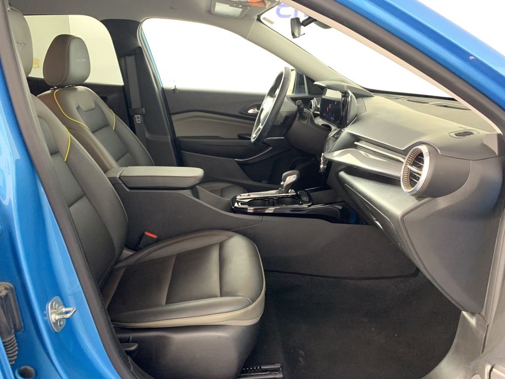 Used 2025 Chevrolet Trax SUV