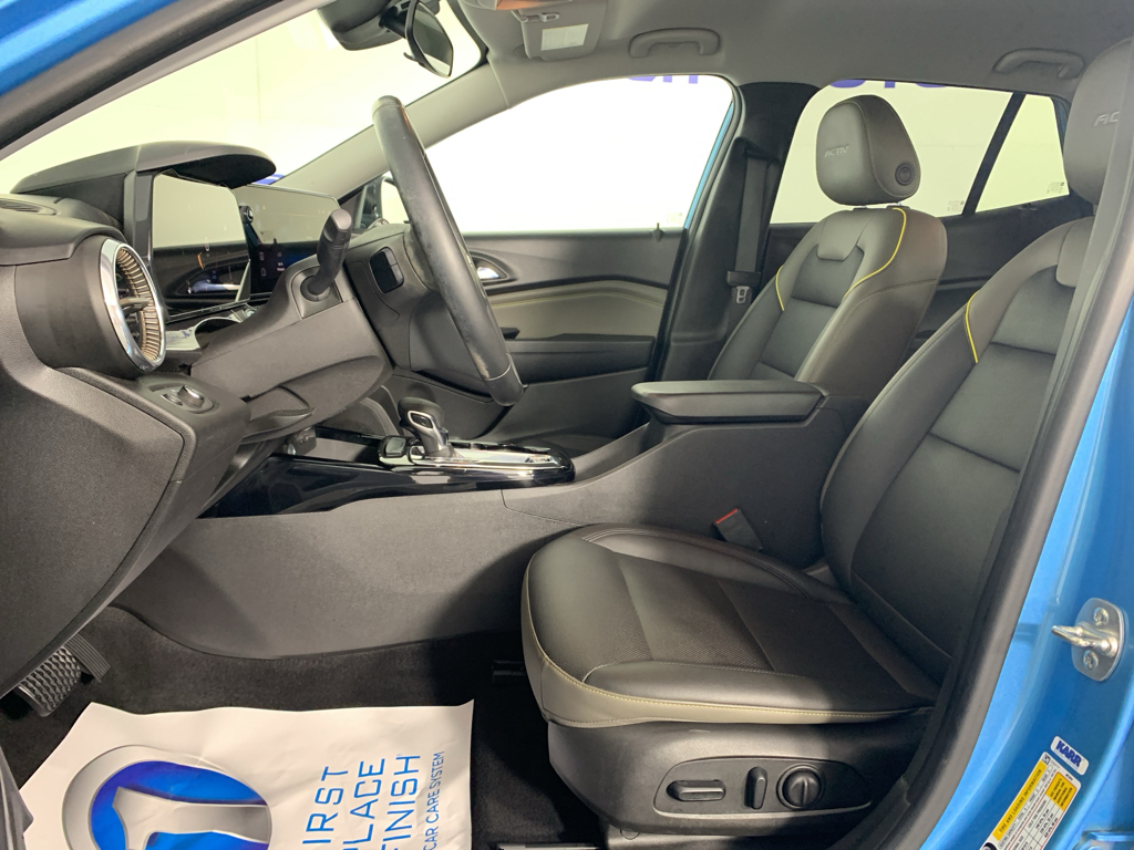 Used 2025 Chevrolet Trax SUV