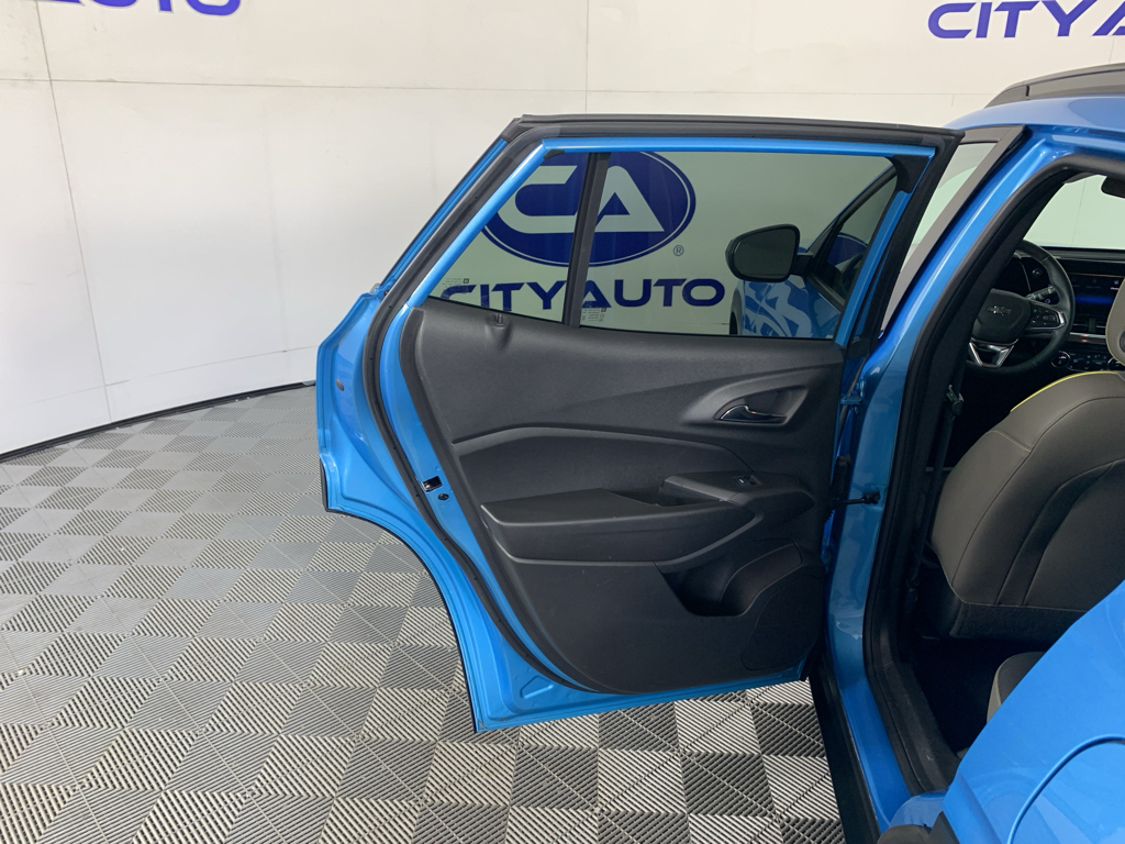 Used 2025 Chevrolet Trax SUV