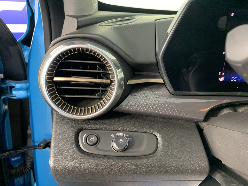 Used 2025 Chevrolet Trax SUV