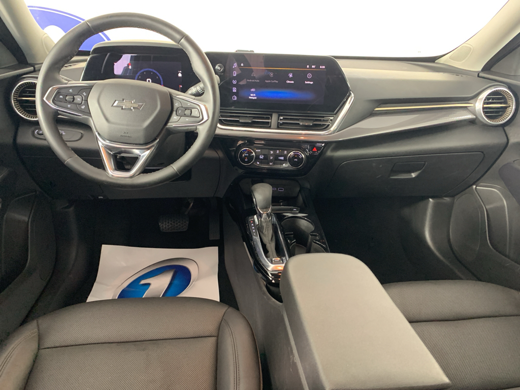 Used 2025 Chevrolet Trax SUV