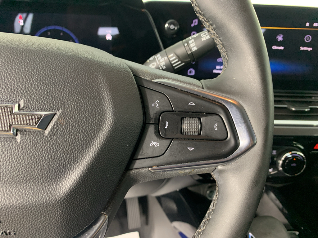 Used 2025 Chevrolet Trax SUV