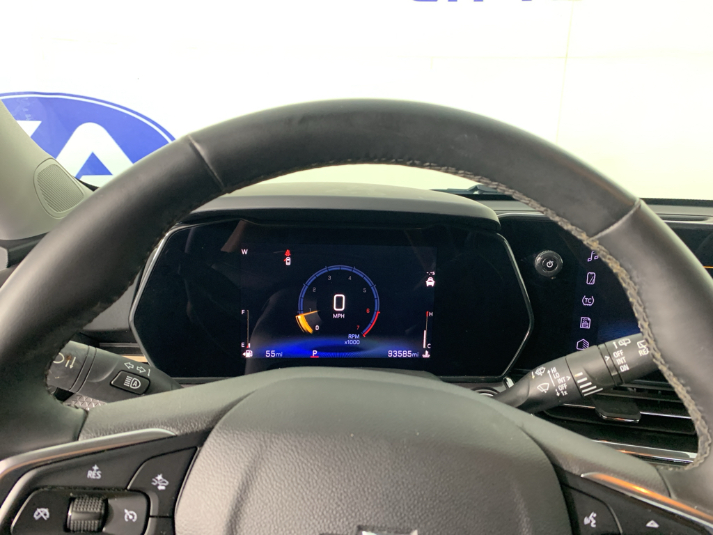 Used 2025 Chevrolet Trax SUV