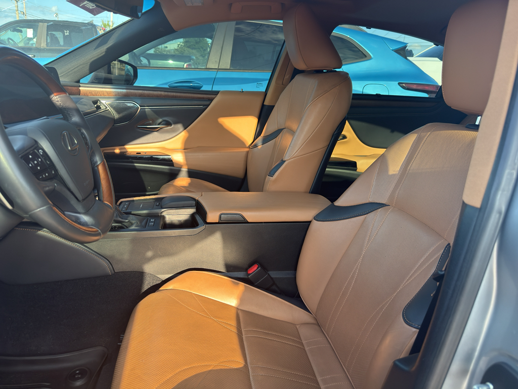 Used 2022 Lexus ES 300h Sedan