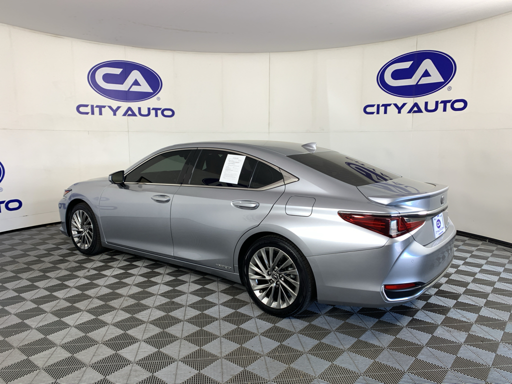 Used 2022 Lexus ES 300h Sedan