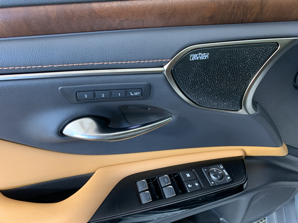 Used 2022 Lexus ES 300h Sedan
