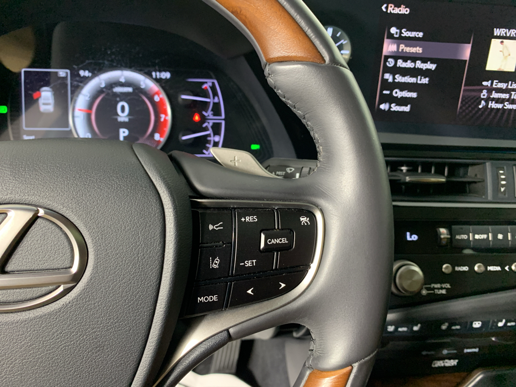 Used 2022 Lexus ES 300h Sedan