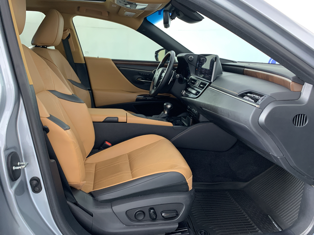 Used 2022 Lexus ES 300h Sedan